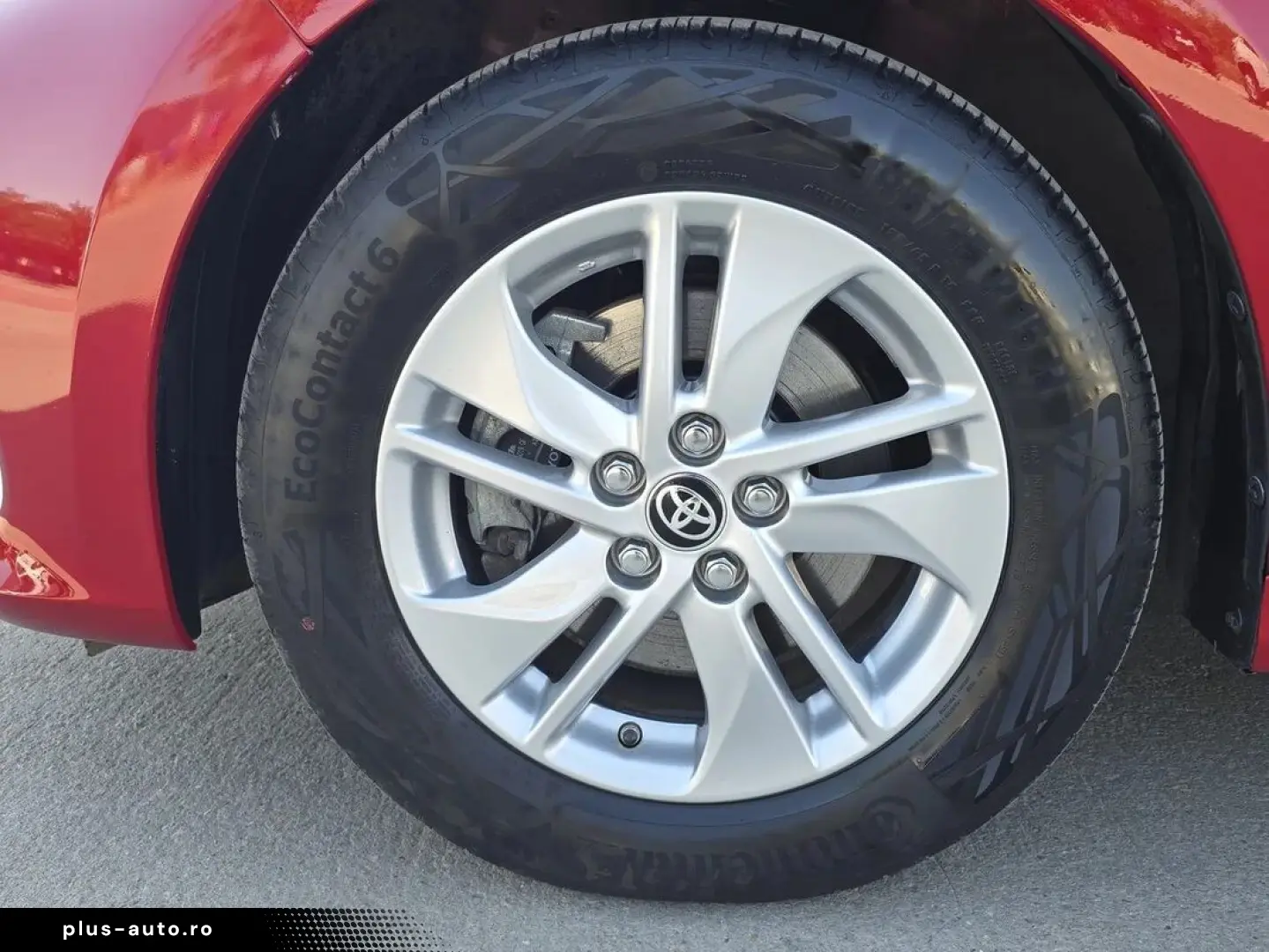 Toyota Yaris Hybrid - Business