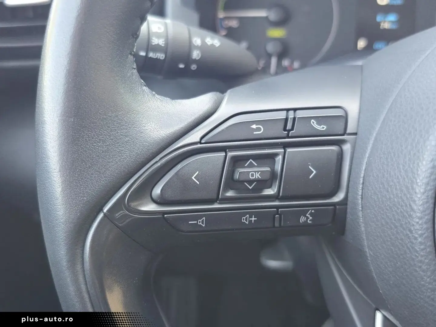 Toyota Yaris Hybrid - Business