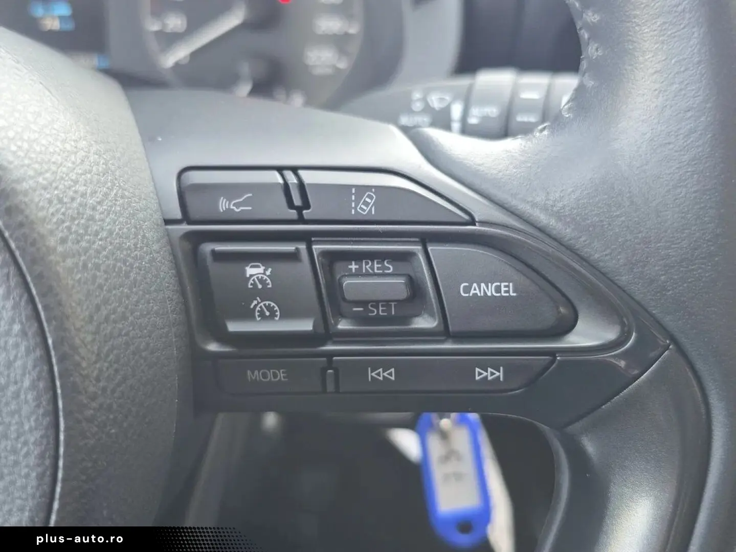 Toyota Yaris Hybrid - Business