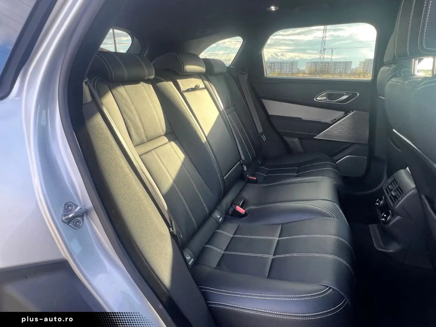 Land-Rover Range-Rover-Velar