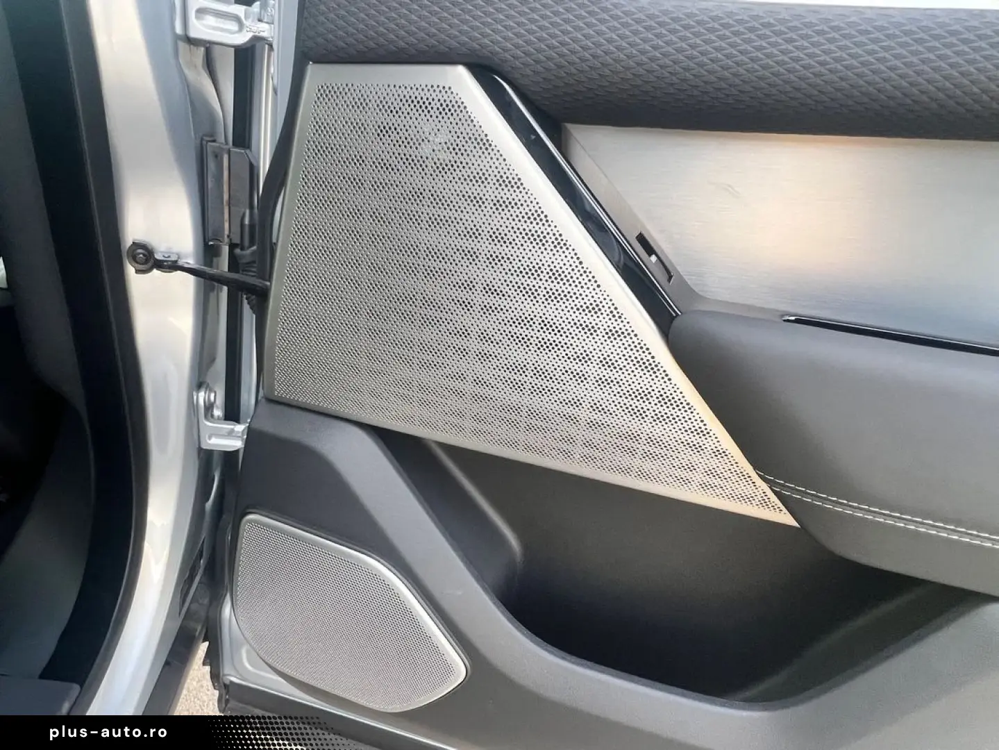 Land-Rover Range-Rover-Velar