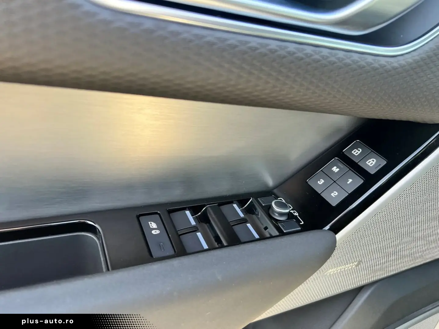 Land-Rover Range-Rover-Velar