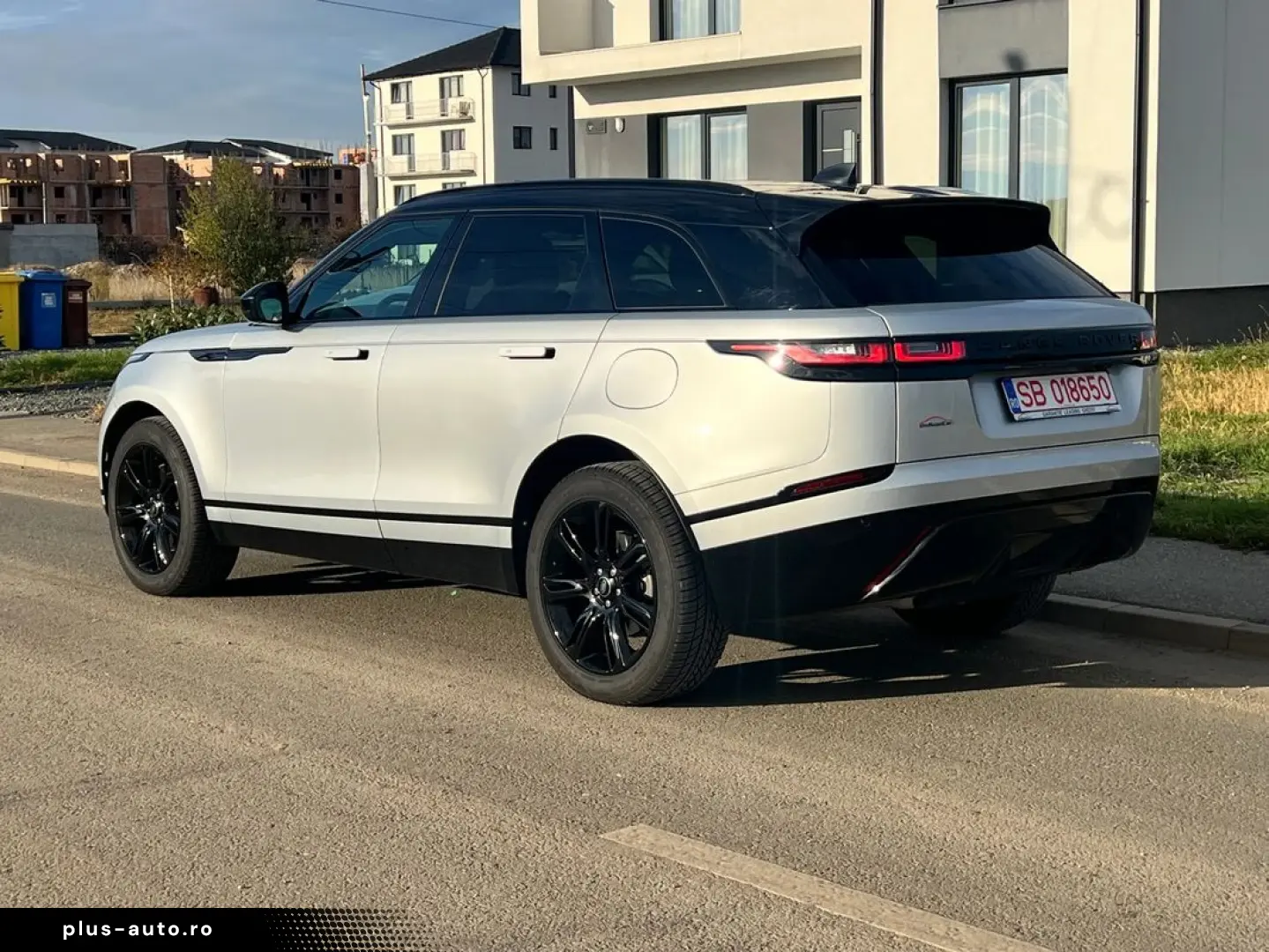 Land-Rover Range-Rover-Velar