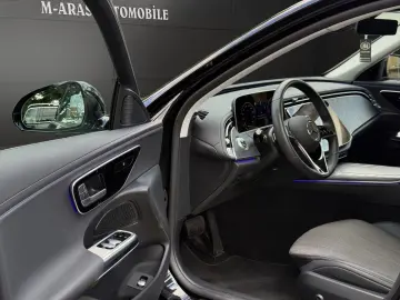 Mercedes-Benz E 220d T-4Matic Avantgarde