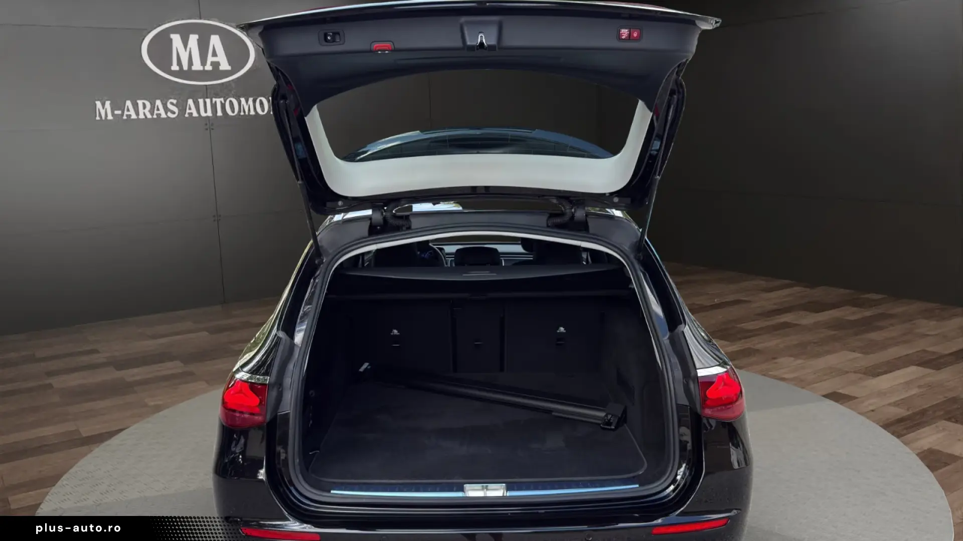 Mercedes-Benz E 220d T-4Matic Avantgarde