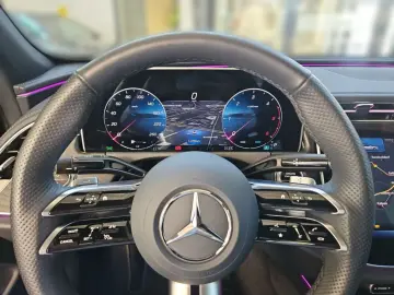 Mercedes-Benz E 220 d AMG Distronic  Pano LED 360  Memory