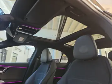 Mercedes-Benz E 220 d AMG Distronic  Pano LED 360  Memory