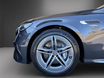 Mercedes-Benz E 53 AMG T Hybrid 4M  Superscreen 360