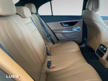 Mercedes-Benz E 220d Superscreen Burmester Ventilation