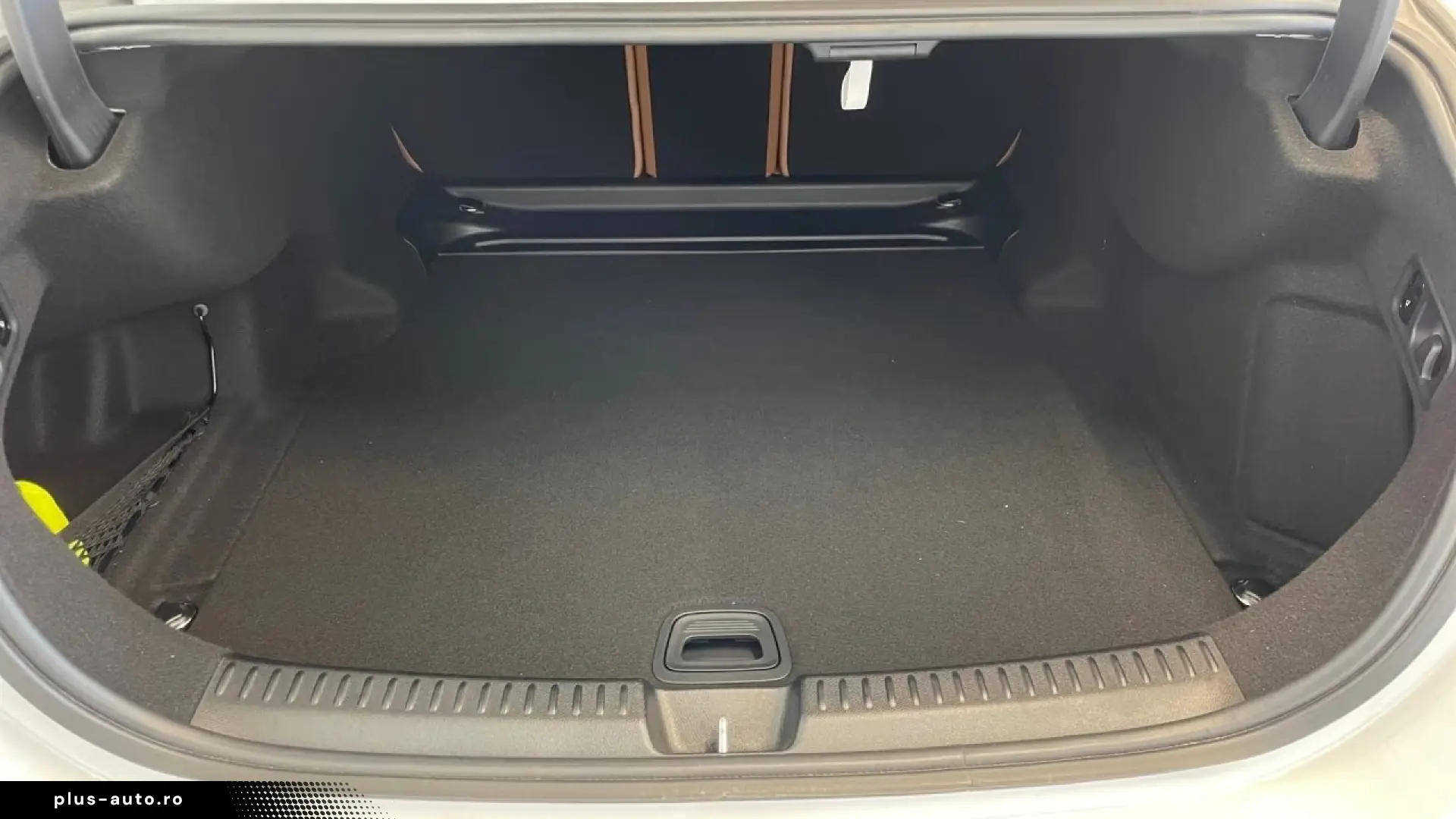 Mercedes-Benz E 220d Superscreen Burmester Ventilation