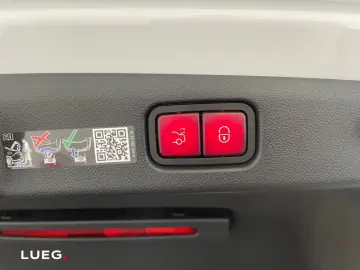 Mercedes-Benz E 220d Superscreen Burmester Ventilation