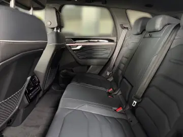 Volkswagen Touareg R-Line TDI 4MOTION Final Edition VOLL !