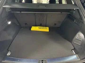 Volkswagen Touareg R-Line TDI 4MOTION Final Edition VOLL !