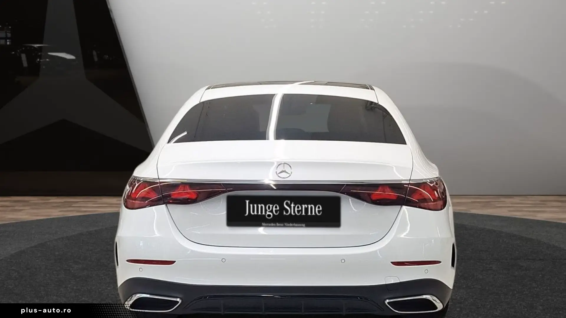 Mercedes-Benz E 220 d AMG Prem. PANO NIGHT 20  360