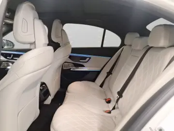 Mercedes-Benz E 220 d AMG Prem. PANO NIGHT 20  360