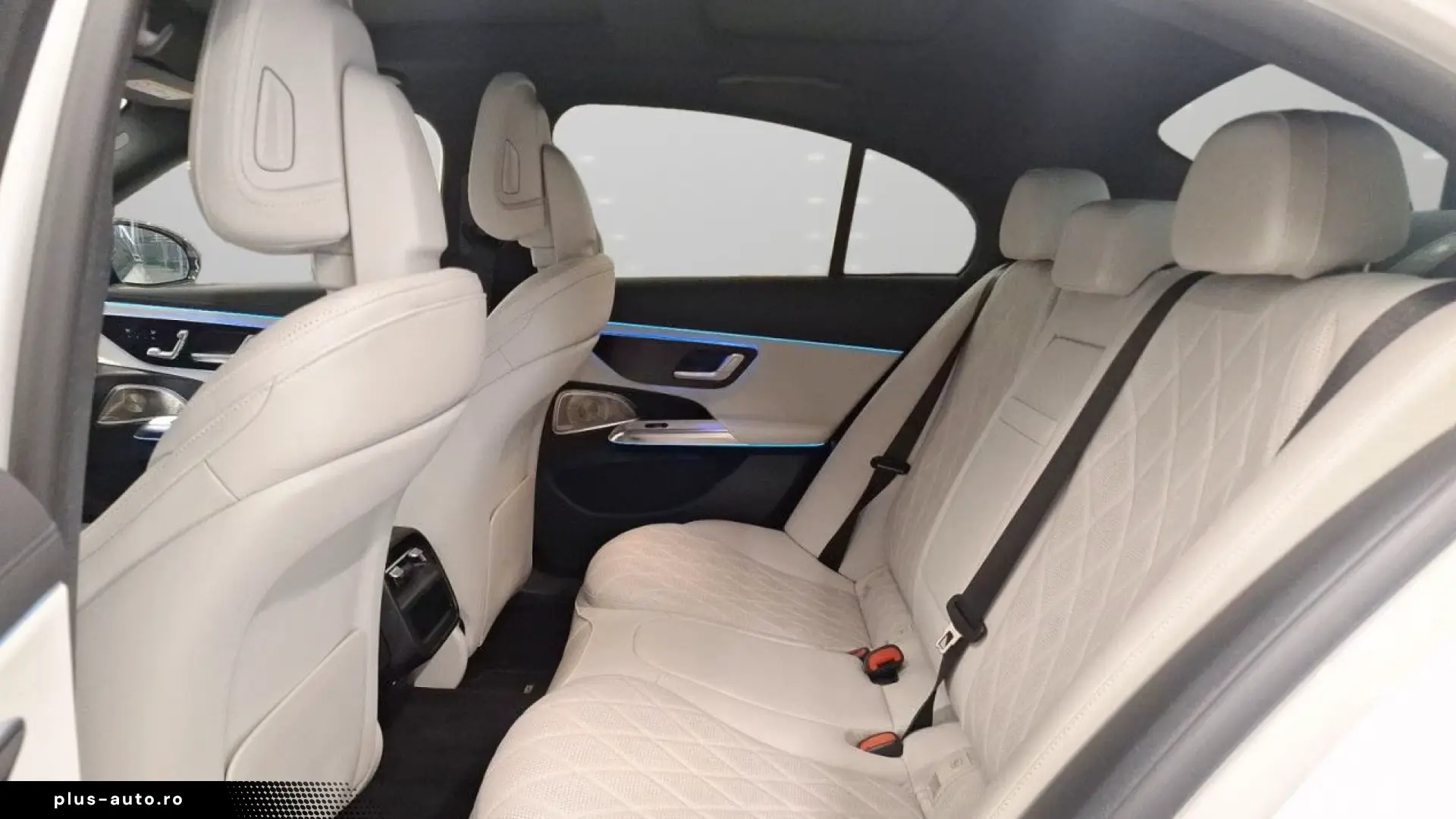 Mercedes-Benz E 220 d AMG Prem. PANO NIGHT 20  360