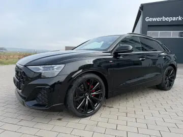 Audi Q8 TDI  STANDHEIZUNG AHK PANO HUD B&O