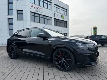 Audi Q8 TDI  STANDHEIZUNG AHK PANO HUD B&O