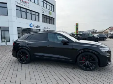 Audi Q8 TDI  STANDHEIZUNG AHK PANO HUD B&O