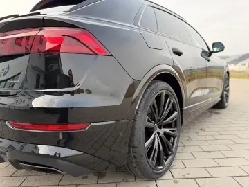 Audi Q8 TDI  STANDHEIZUNG AHK PANO HUD B&O