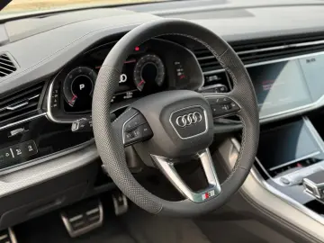 Audi Q8 TDI  STANDHEIZUNG AHK PANO HUD B&O