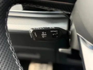 Audi Q8 TDI  STANDHEIZUNG AHK PANO HUD B&O