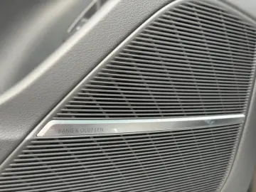 Audi Q8 TDI  STANDHEIZUNG AHK PANO HUD B&O