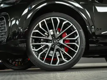 Audi Q8 50 TDI quattro S-line AHK B&O HUD PANO STHZ