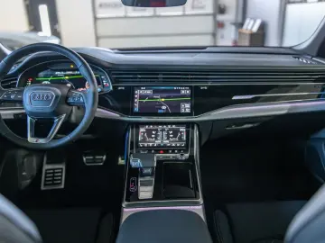 Audi Q8 50 TDI quattro AHK LHZ PANO B&O STHZ FACELIFT