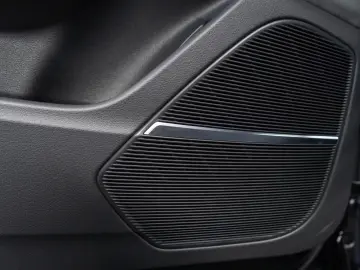 Audi Q8 3.0 TDI quattro LASER AHK SHZ PANO B&O STHZ