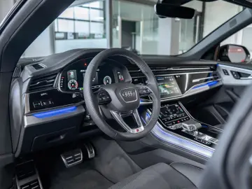 Audi Q8 3.0 TDI quattro LASER AHK SHZ PANO B&O STHZ
