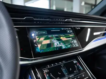 Audi Q8 3.0 TDI quattro LASER AHK SHZ PANO B&O STHZ