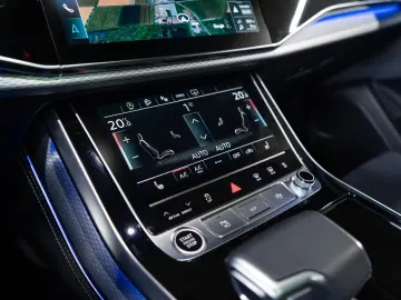 Audi Q8 3.0 TDI quattro LASER AHK SHZ PANO B&O STHZ