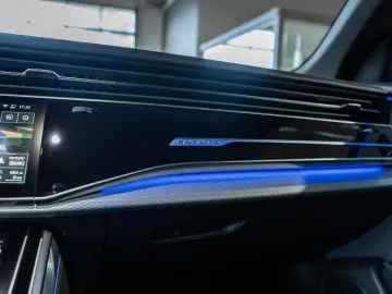 Audi Q8 3.0 TDI quattro LASER AHK SHZ PANO B&O STHZ