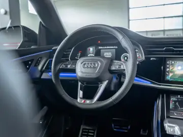 Audi Q8 3.0 TDI quattro LASER AHK SHZ PANO B&O STHZ