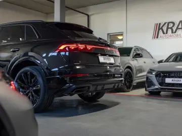 Audi Q8 50 TDI quattro S-Line AHK LHZ PANO B&O STHZ