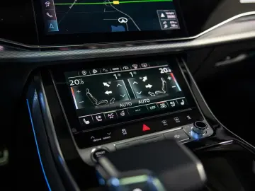 Audi Q8 50 TDI quattro S-Line AHK LHZ PANO B&O STHZ