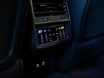Audi Q8 50 TDI quattro S-Line AHK LHZ PANO B&O STHZ
