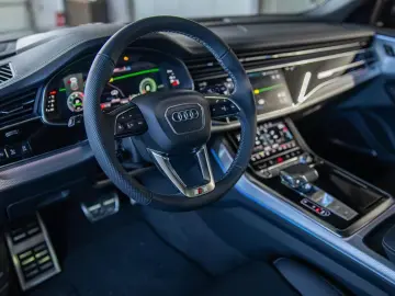 Audi Q8 50 TDI quattro S-Line AHK LHZ PANO B&O STHZ