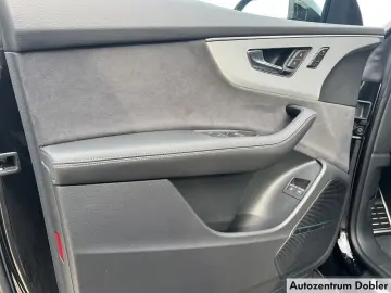 Audi Q8 Hybrid S-line business 290kW AHK ACC Pano 22