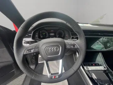 Audi Q8 SUV TFSI e qu. 360 kW AHK HuD Pano B&O Matrix