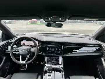 Audi Q8 TDI qu S LINE EXCLUSIVE AHK STANDHZ B&O HuD