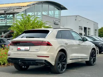 Audi Q8 TDI qu S LINE EXCLUSIVE AHK STANDHZ B&O HuD