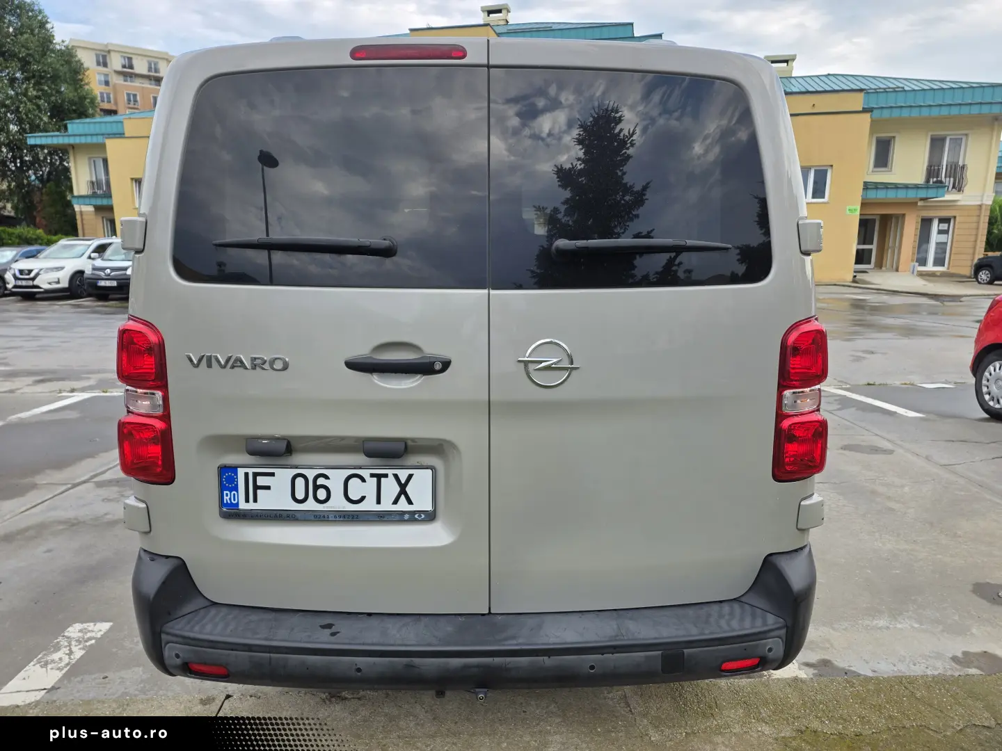 Opel Zafira Life   Vivaro C  - masina familiei