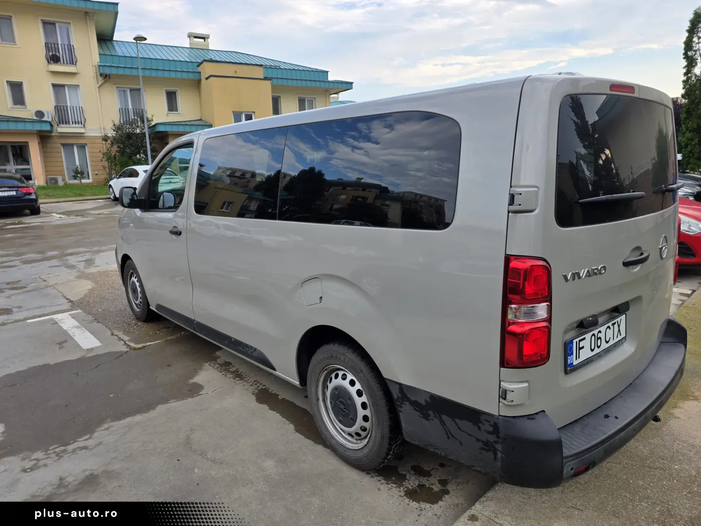 Opel Zafira Life   Vivaro C  - masina familiei