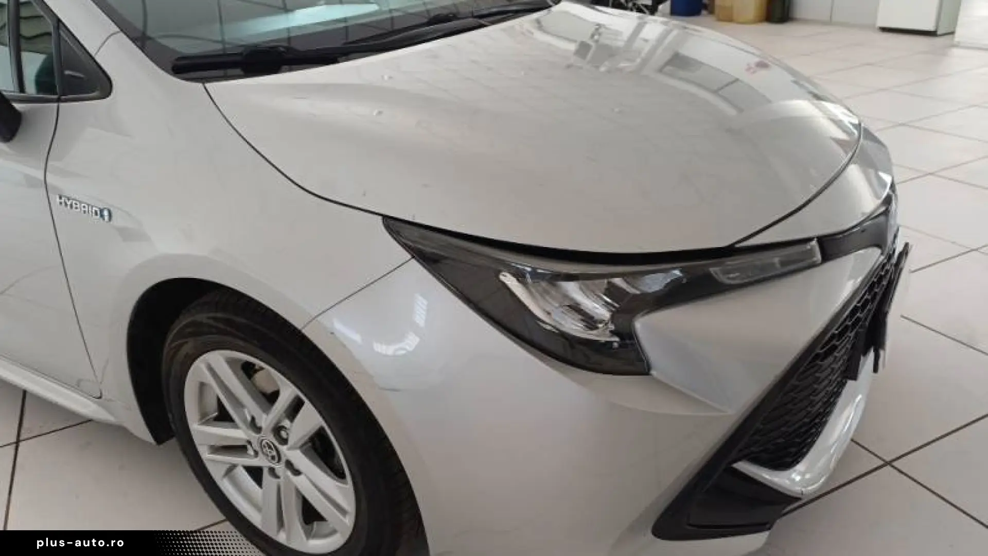 Toyota Corolla 1.8 Hybrid Touring Sport echipare Bussines