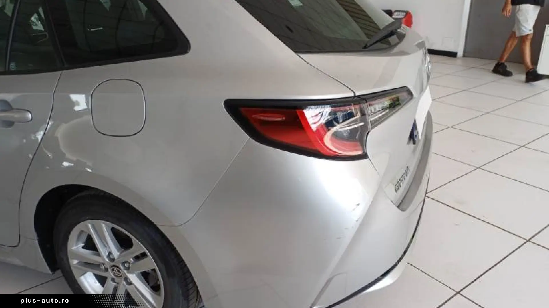 Toyota Corolla 1.8 Hybrid Touring Sport echipare Bussines