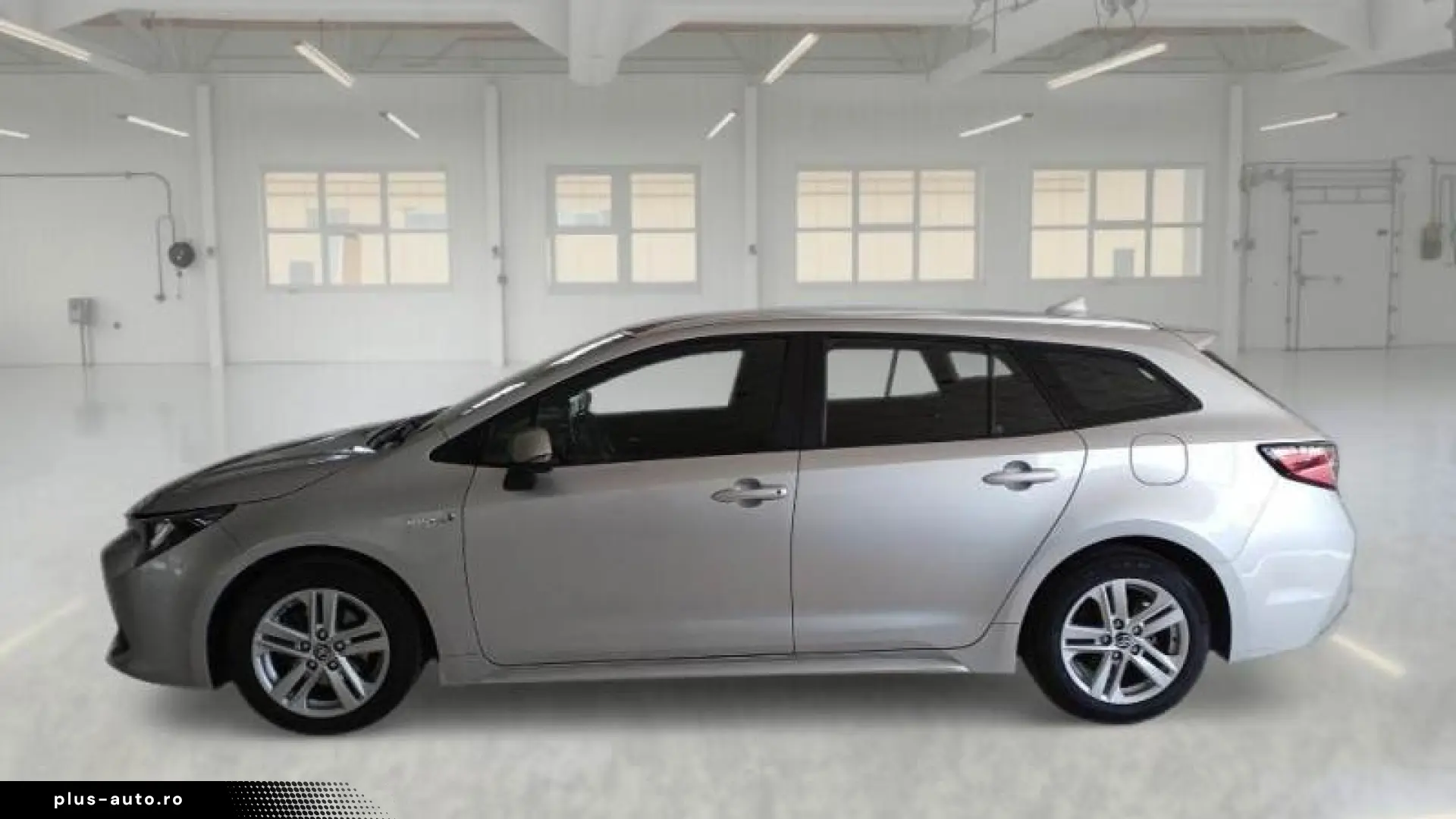 Toyota Corolla 1.8 Hybrid Touring Sport echipare Bussines