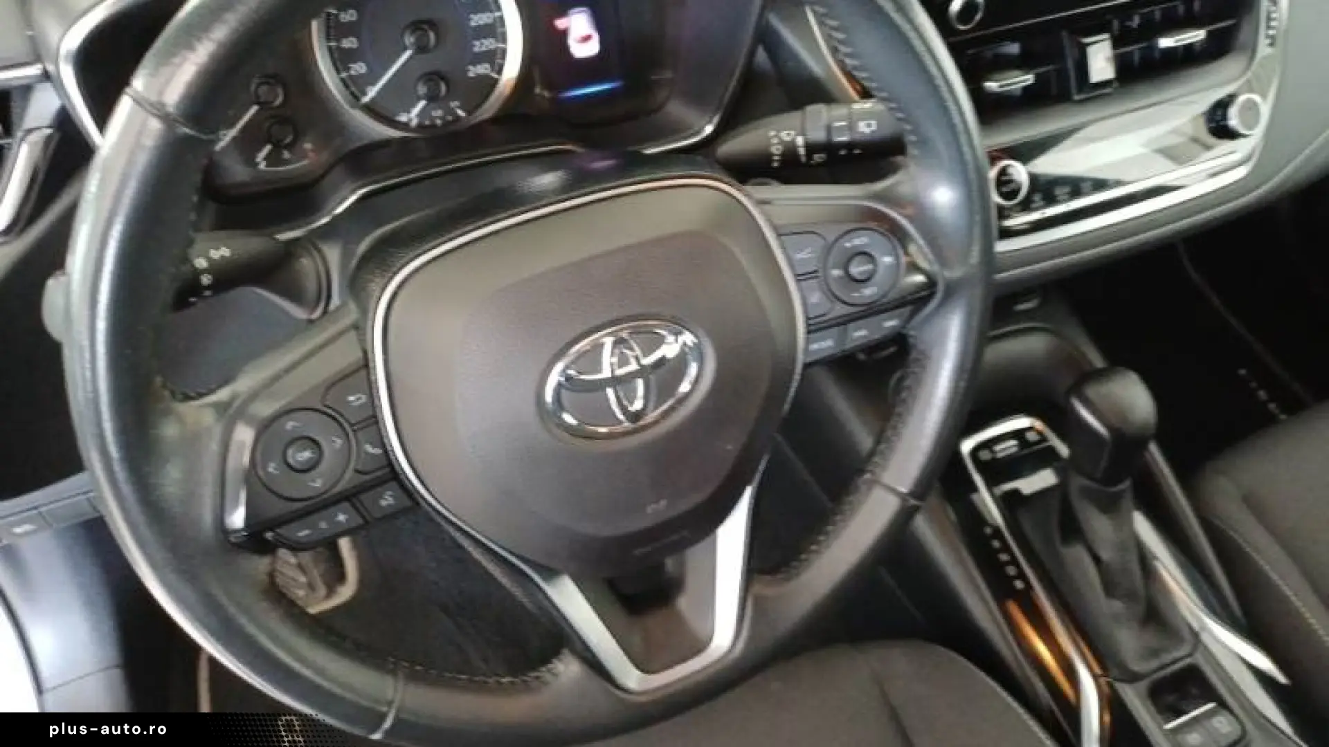 Toyota Corolla 1.8 Hybrid Touring Sport echipare Bussines
