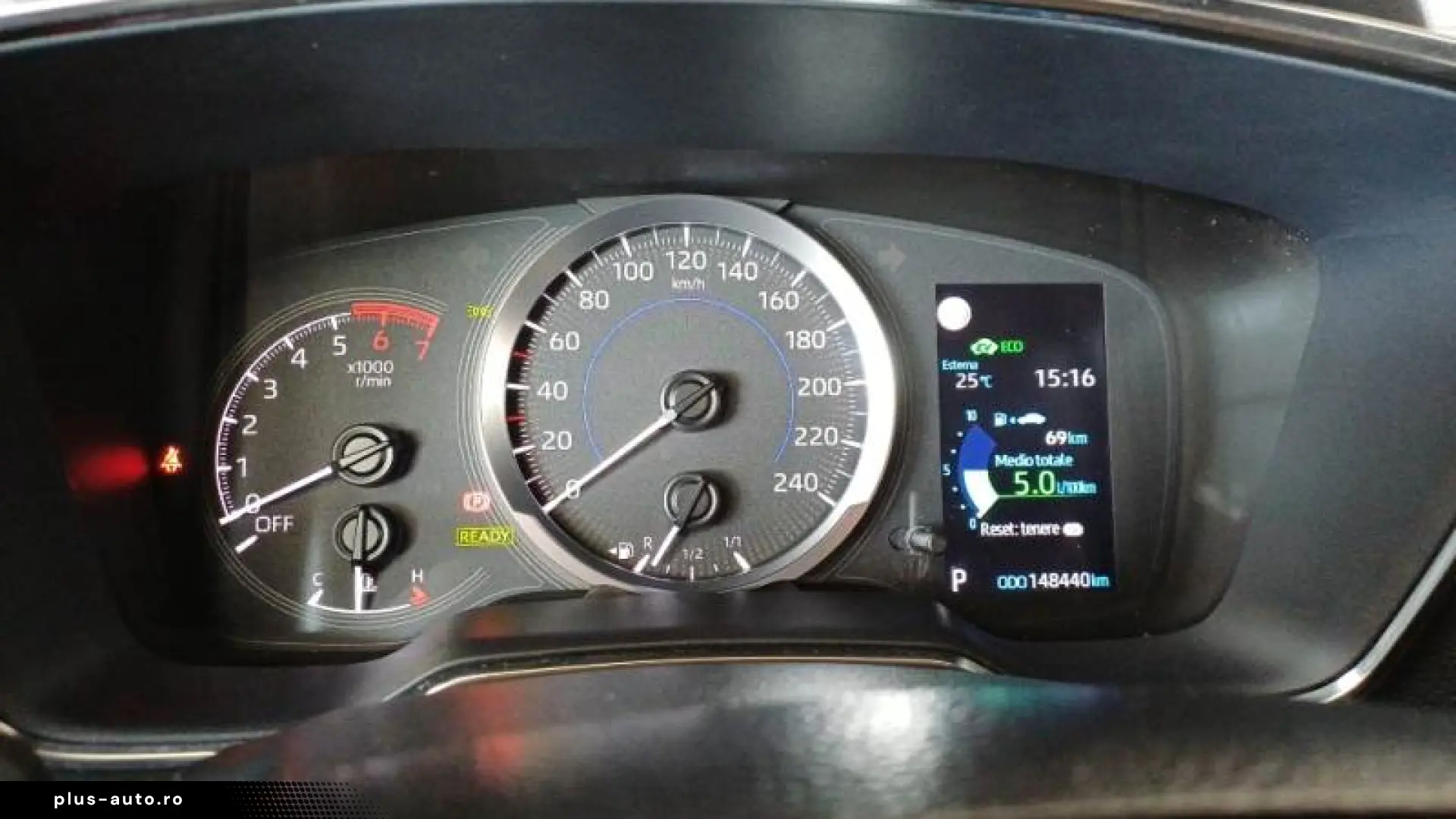 Toyota Corolla 1.8 Hybrid Touring Sport echipare Bussines